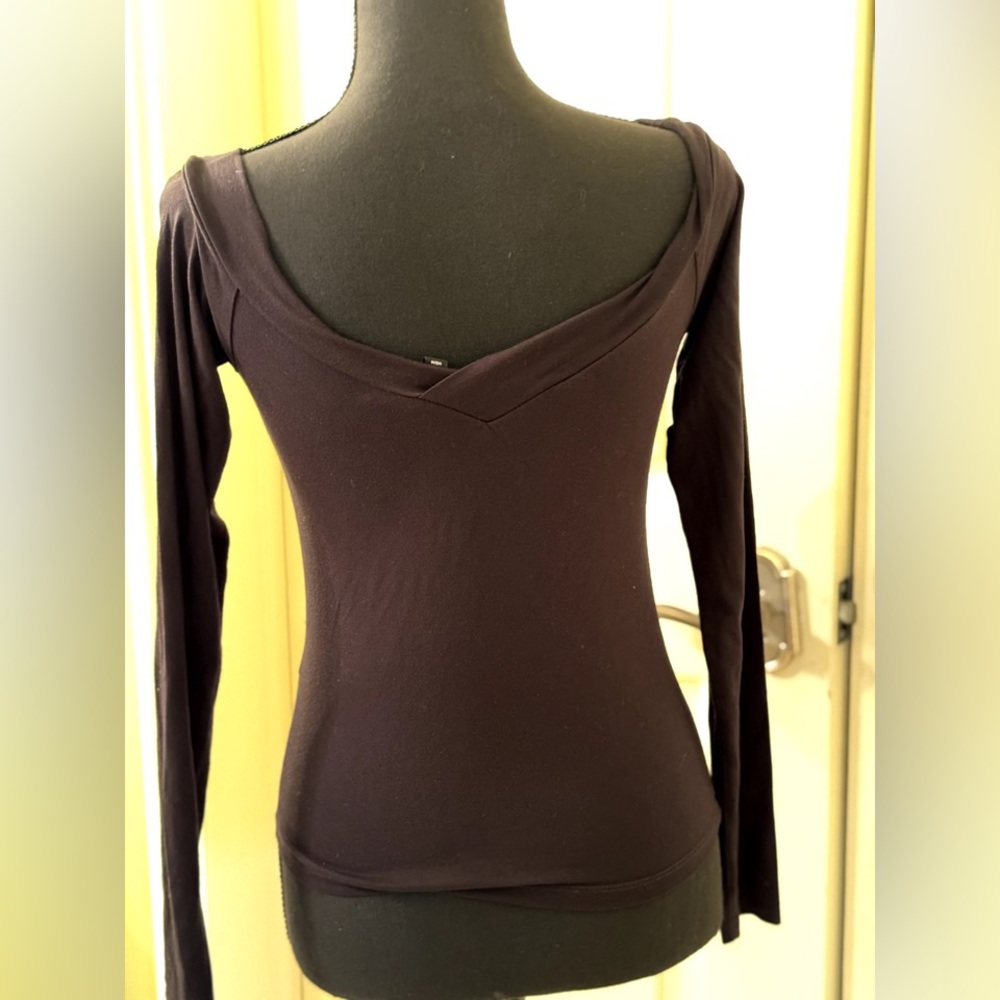 Divided by H&M Women's Brown Long Sleeve V-Neck and Back Pullover Top Si… - Picture 3 of 4